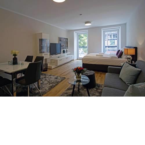 English Theater Apartment at Rathaus