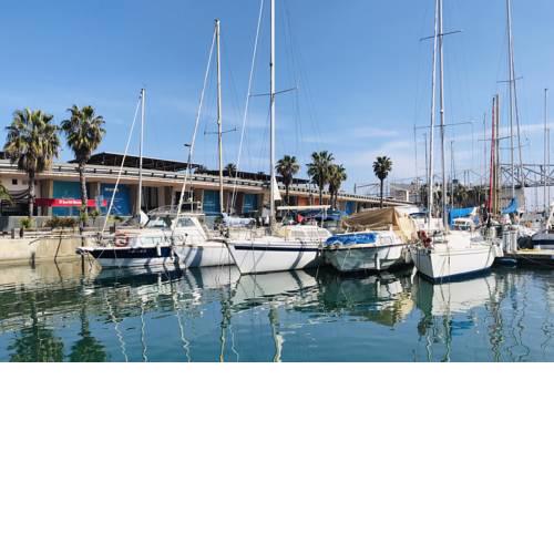 Enjoy Barcelona, Sleep on a Yacht