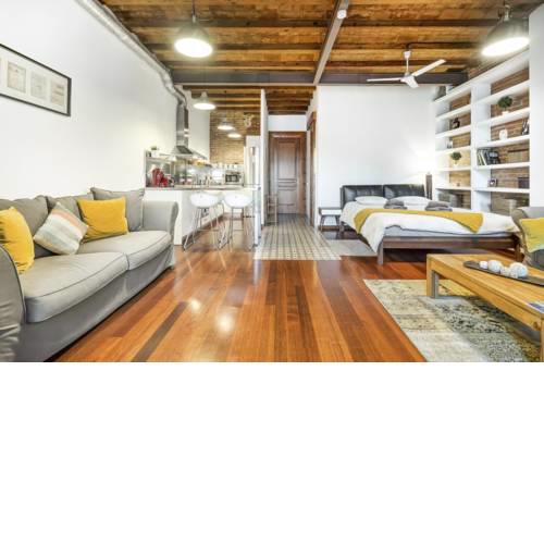 Enjoy Bohemian Living in an industrial Gràcia Loft