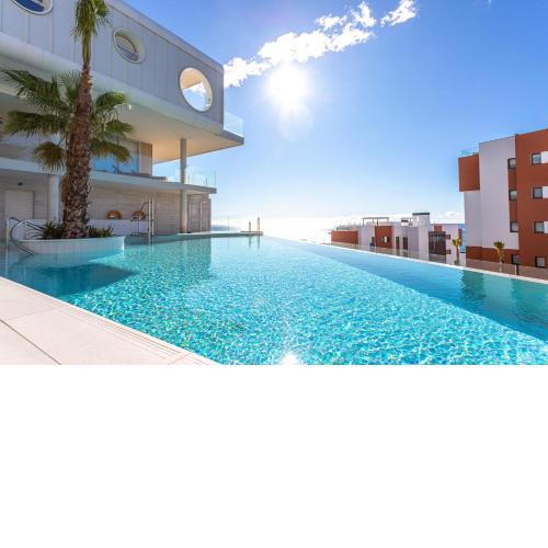 Ensuite Deluxe Penthouse Terrace/Jacuzzi & Pool