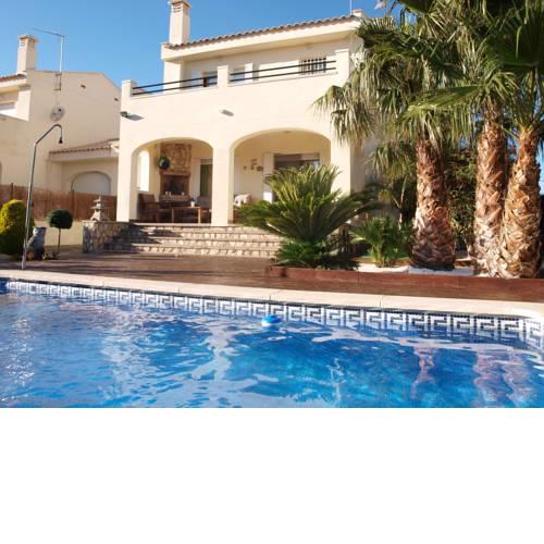 Enthralling Holiday Home in Ametlla de Mar with Private Pool