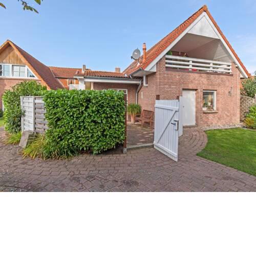 Enticing Holiday Home in Oldenburg with Garden near Sea