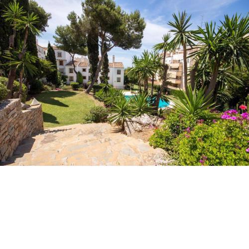 Entire rental unit- close to all amenities - Riviera del Sol - CS136