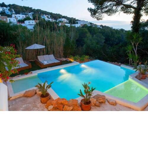 Entire Villa - 4 Bedrooms and Pool