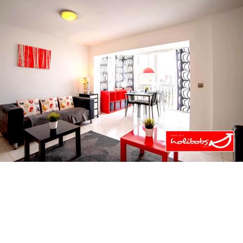 Epic Modern Family and Friends Getaway with Pool l Balcony l Sleeps 4 l Walk Everywhere l Air-con l FREE Welcome Pack l Colon