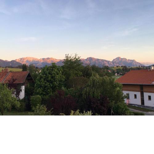 Erholsamer Traumurlaub wo auf Bergen Schlößer wachsen
