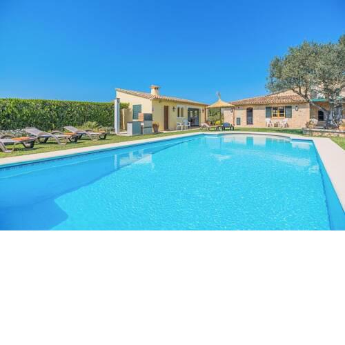 es Barcares Villa Sleeps 6 with Air Con and WiFi