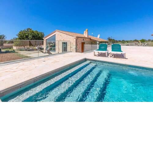 es Llombards Villa Sleeps 4 with Pool Air Con and WiFi