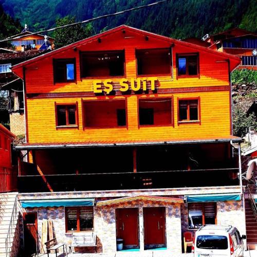 Eş Suite