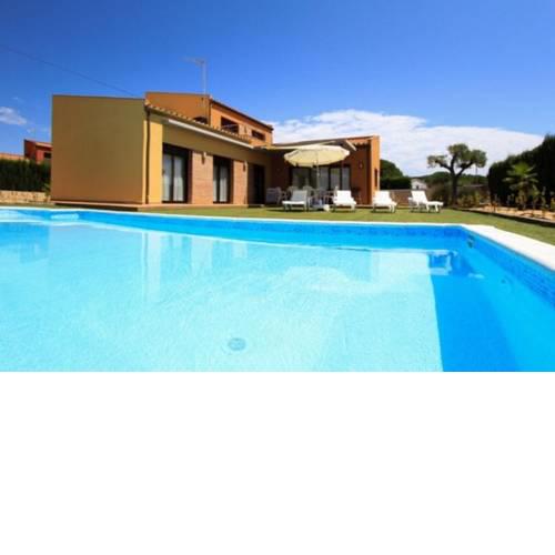 Esclanya Villa Sleeps 8 Pool WiFi