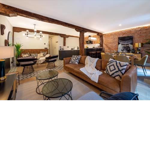 Espacioso apartamento moderno recién reformado con AC by SAH