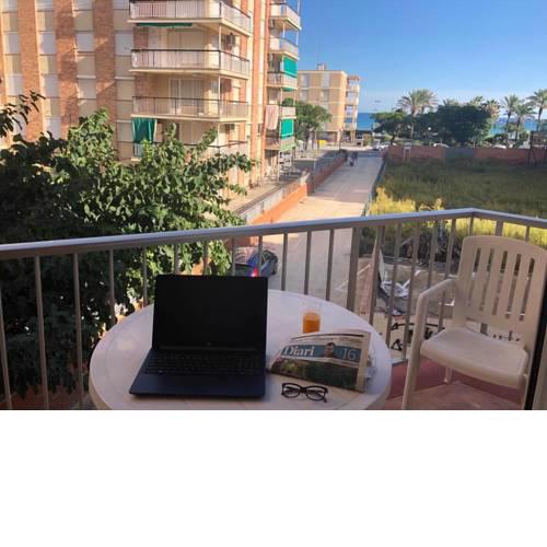 Espectacular apartamento a 50 metros de la playa PAU Casals 77