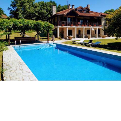 Espectacular Casa con Piscina en Allariz