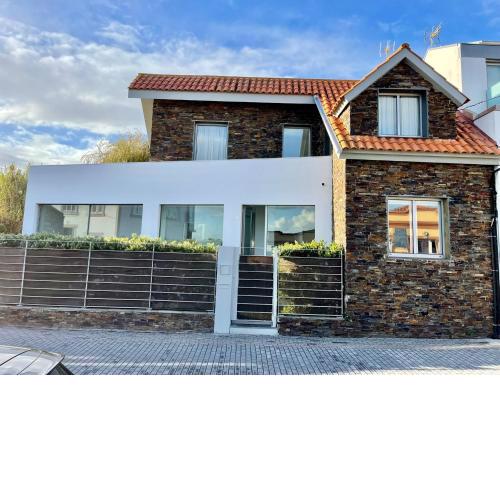 Espectacular chalet en Corrubedo con vistas al mar