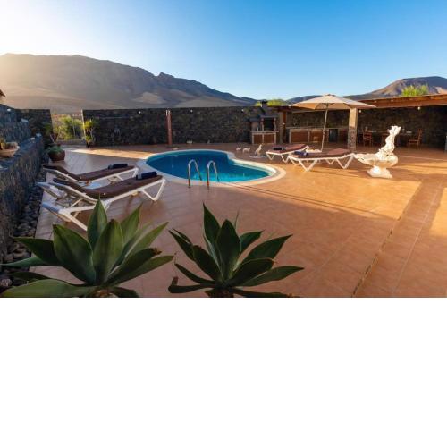 Espectacular villa con PISCINA GYM BARBACOA WIFI