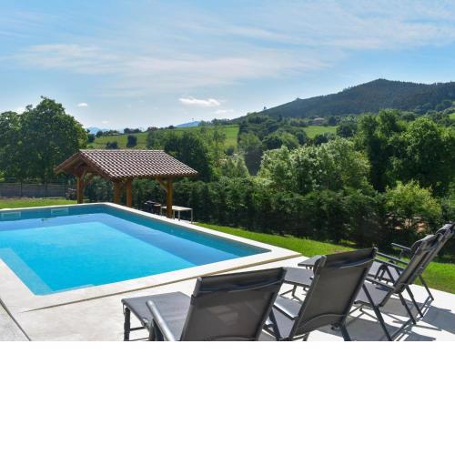 Espectacular villa con piscina y sala de juegos