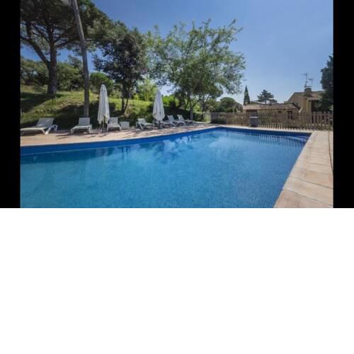 Estanyol Villa Sleeps 14 with Pool