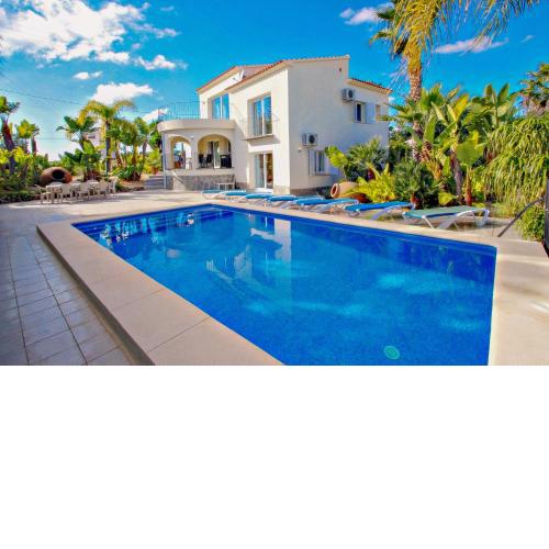 Estrella - holiday home with stunning views and private pool in Benissa