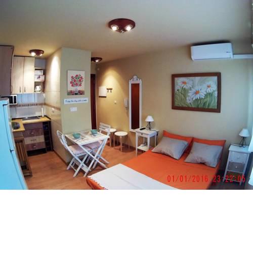 Estudio central en zona petonal y cerca a la playa