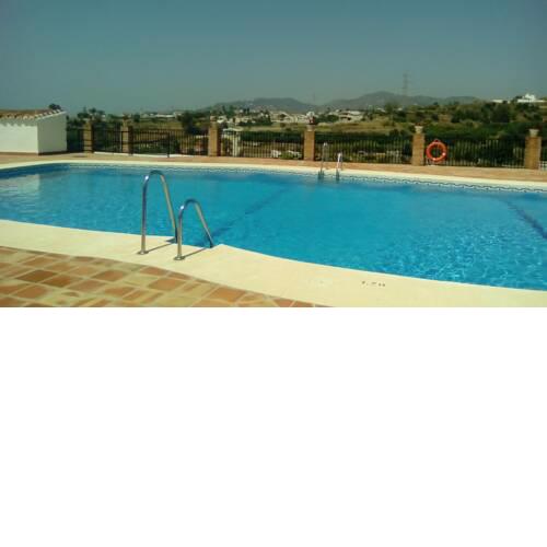 Estudio con piscina comunitaria para 2-3 personas