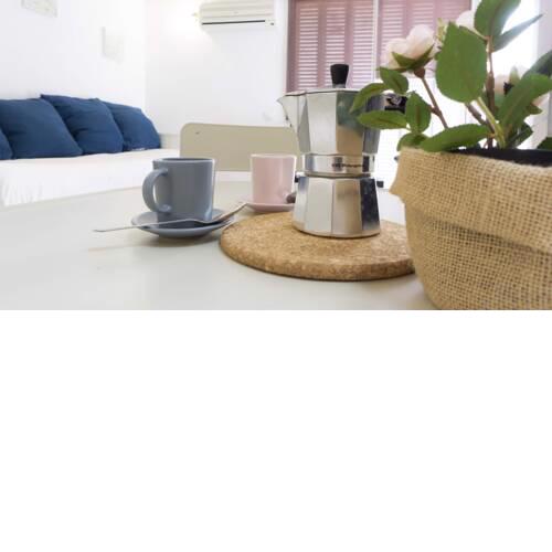 Estudio con terraza junto a la Alameda