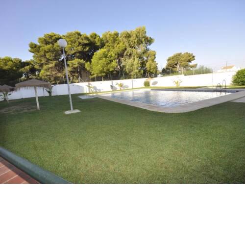 Estudio junto al mar con piscina comunitaria