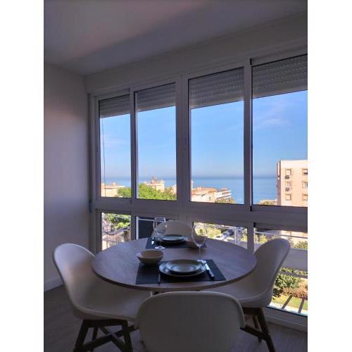 Estudio renovado con vista al mar