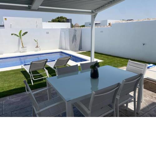 Estupenda Villa con piscina