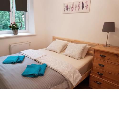 Excellent 2 bed Apartment 12 mins from Center