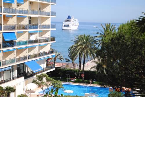Excellent One Bedroom Apartment with Sea Views