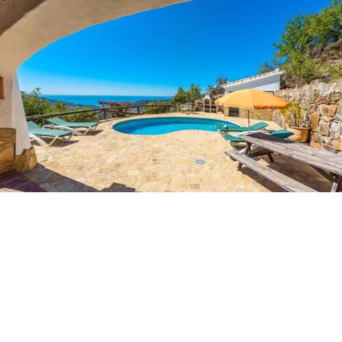 Excellent rustic villa with stunning sea views