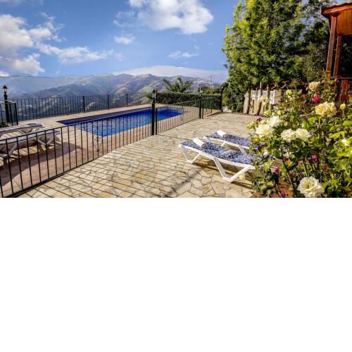 Excellent villa with stunning views from the pool