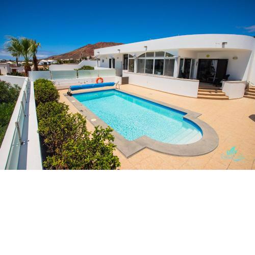 Exclusive 2-Bed Villa in Playa Blanca Adults only