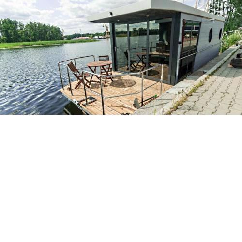 exclusives Hausboot "Tante Trost"