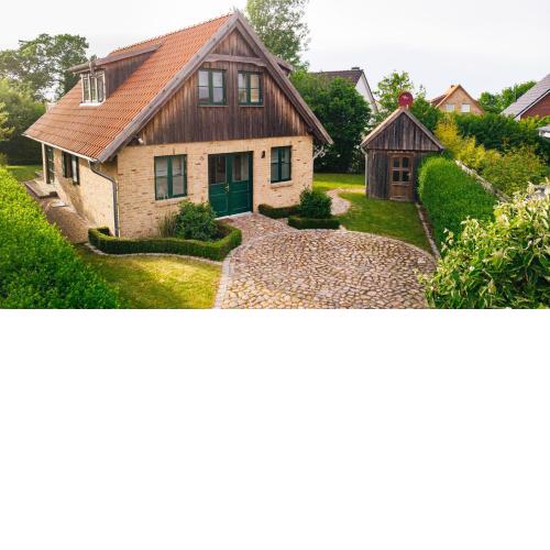 Exklusiv + nah zur Ostsee 4-Zi./4+2 P. Ferienhaus
