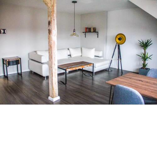 EXKLUSIVE 2 Zi. Dachgeschosswohnung in Top Lage!