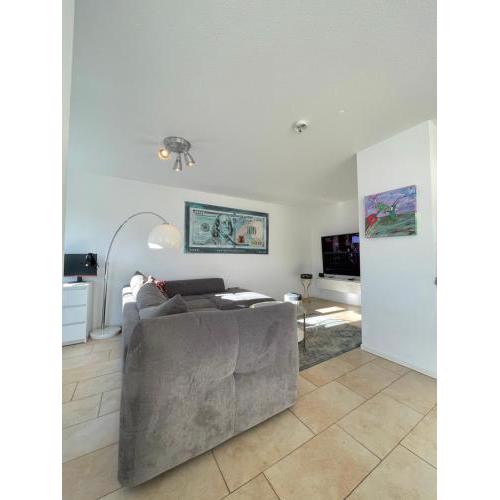 Exklusive Apartment with Terrace in Downtown NBG!