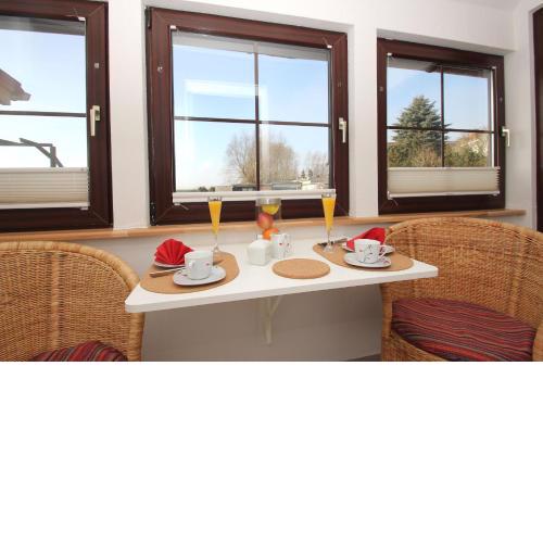 F-1011 Haus Lobbe 29a FeWo 04 Terrasse, Gartennutzung