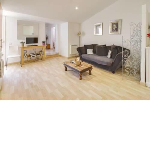 Fabulous 2 Bed with terrace close to Plaza España