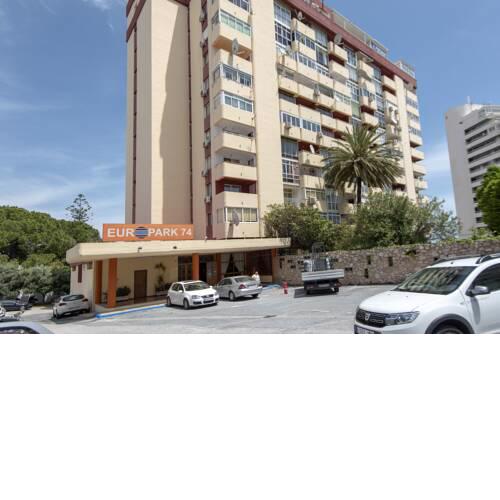 Fabulous sunny second floor apartment - Edificio Europark - overlooking gardens and pools.