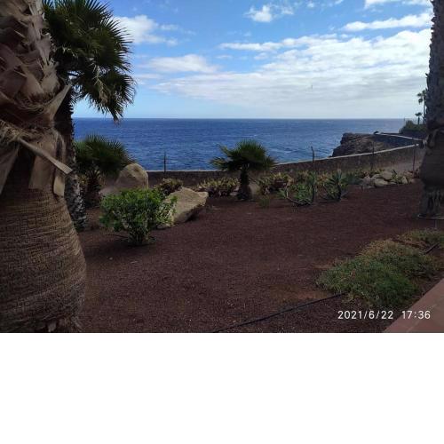 Fabulous sunrise Seaview 2 double beds,big pool fiber wifi
