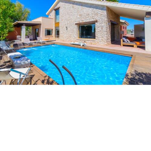 Fabulous villa all comfort with luxury features fifteen km from Granada