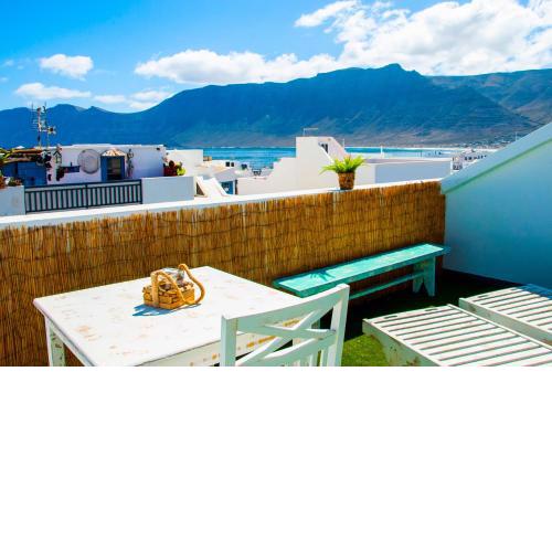 Famara rooftop 1