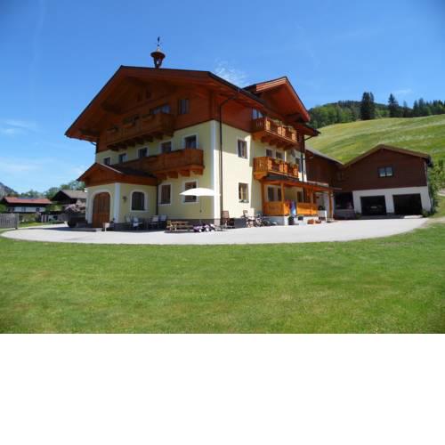 Familienbauernhof Montaning