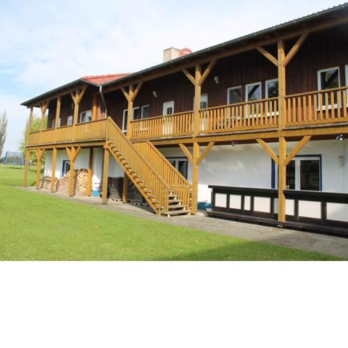 Spacious Apartment in Boddin with Garden