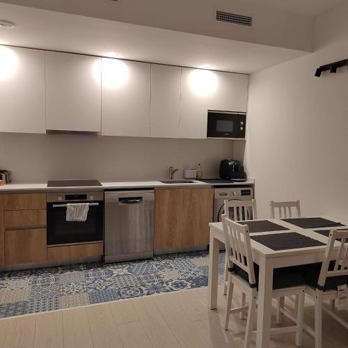 Family apartment HUTB-063340