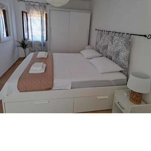 Family Apartment in Center of Murter