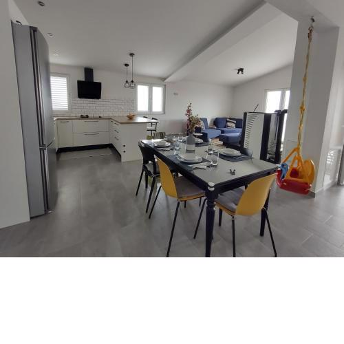 Family Apartment Marton