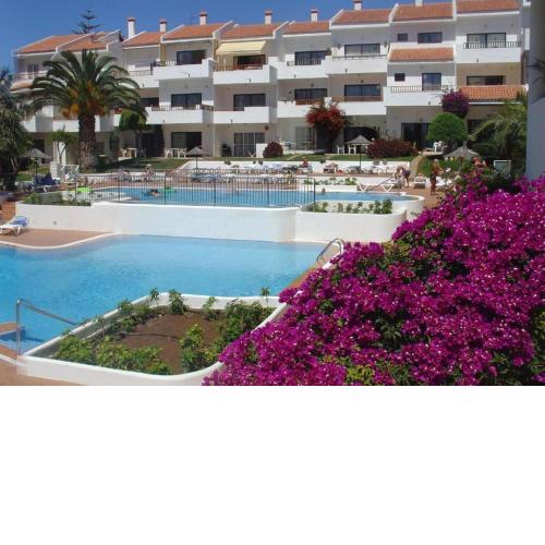 Family apartment, pool, near the beach in Los Cristianos
