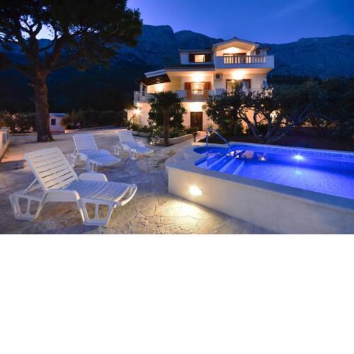 Family friendly apartments with a swimming pool Baska Voda, Makarska - 12442
